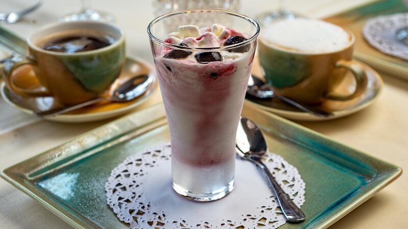 Yogurt and berries dessert
